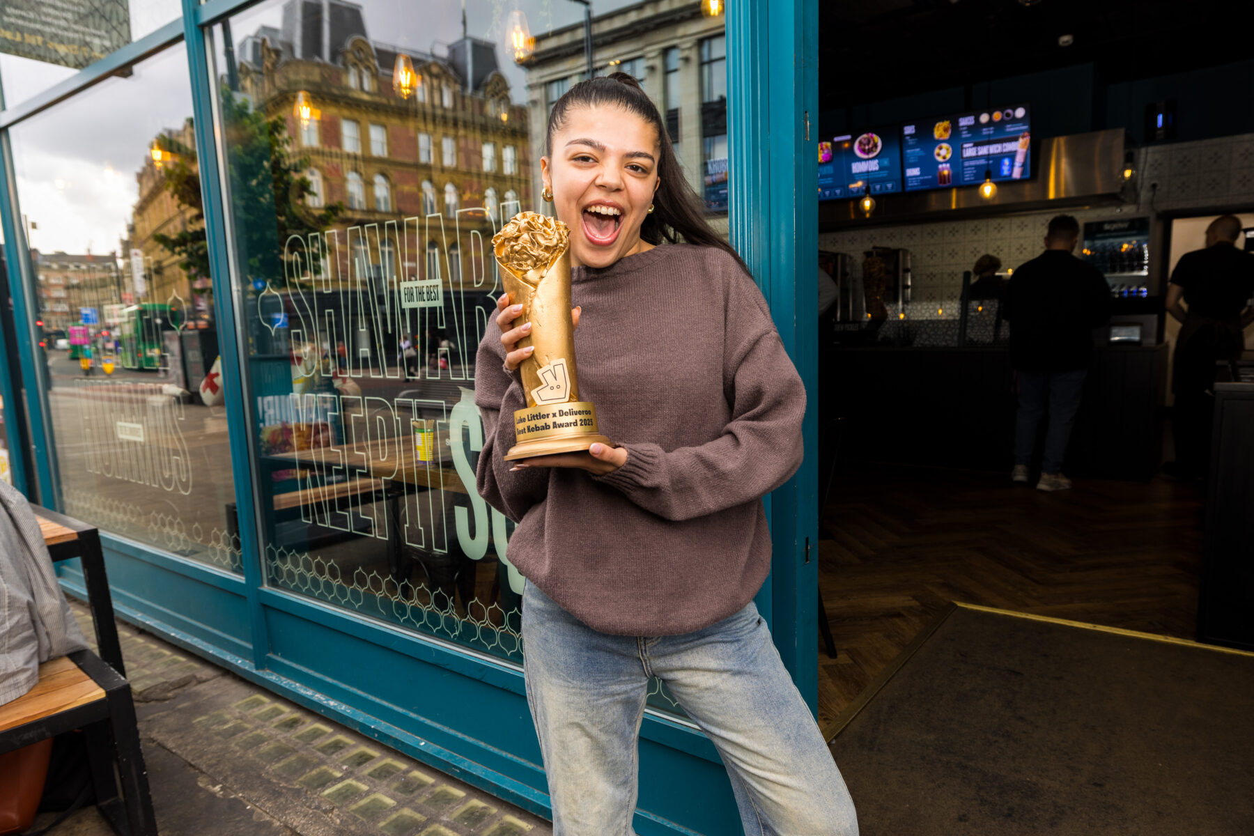 Jas (Manager) at Sqew with the award