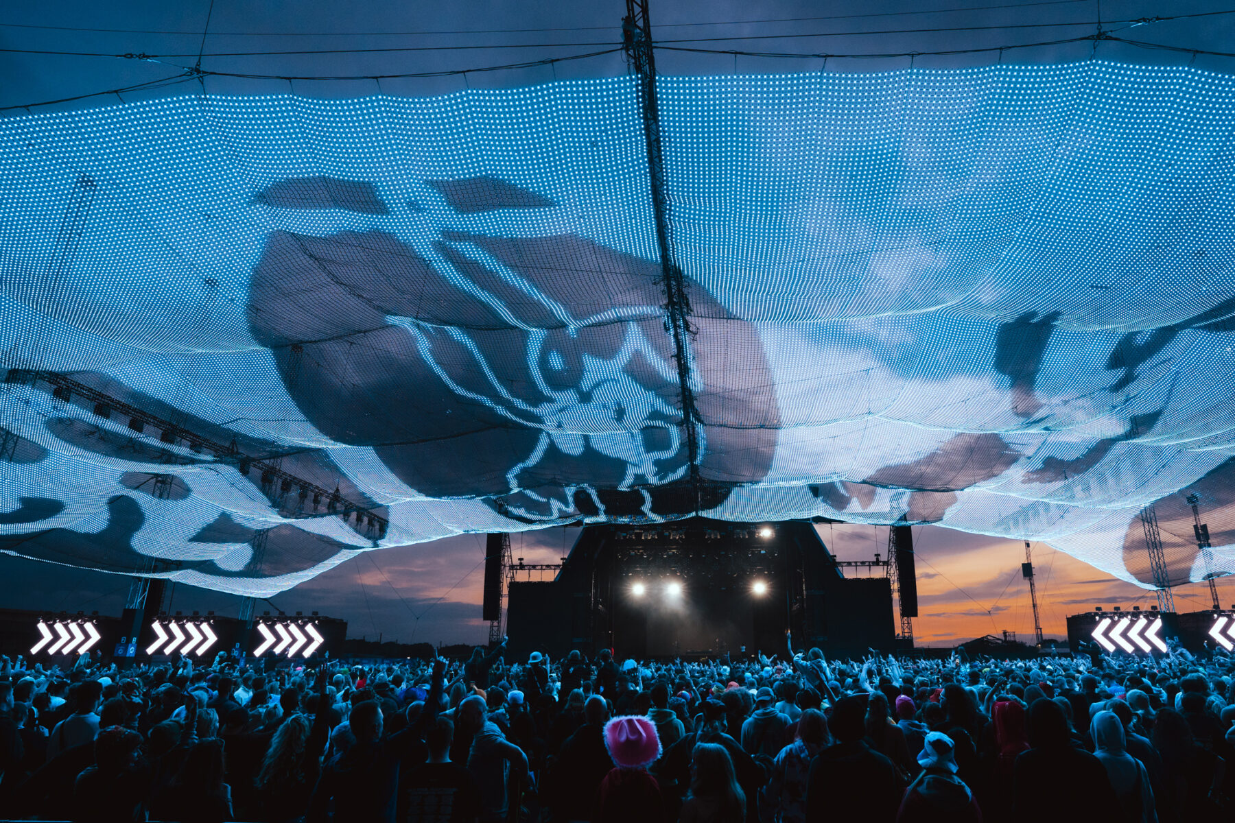 Chevron Stage