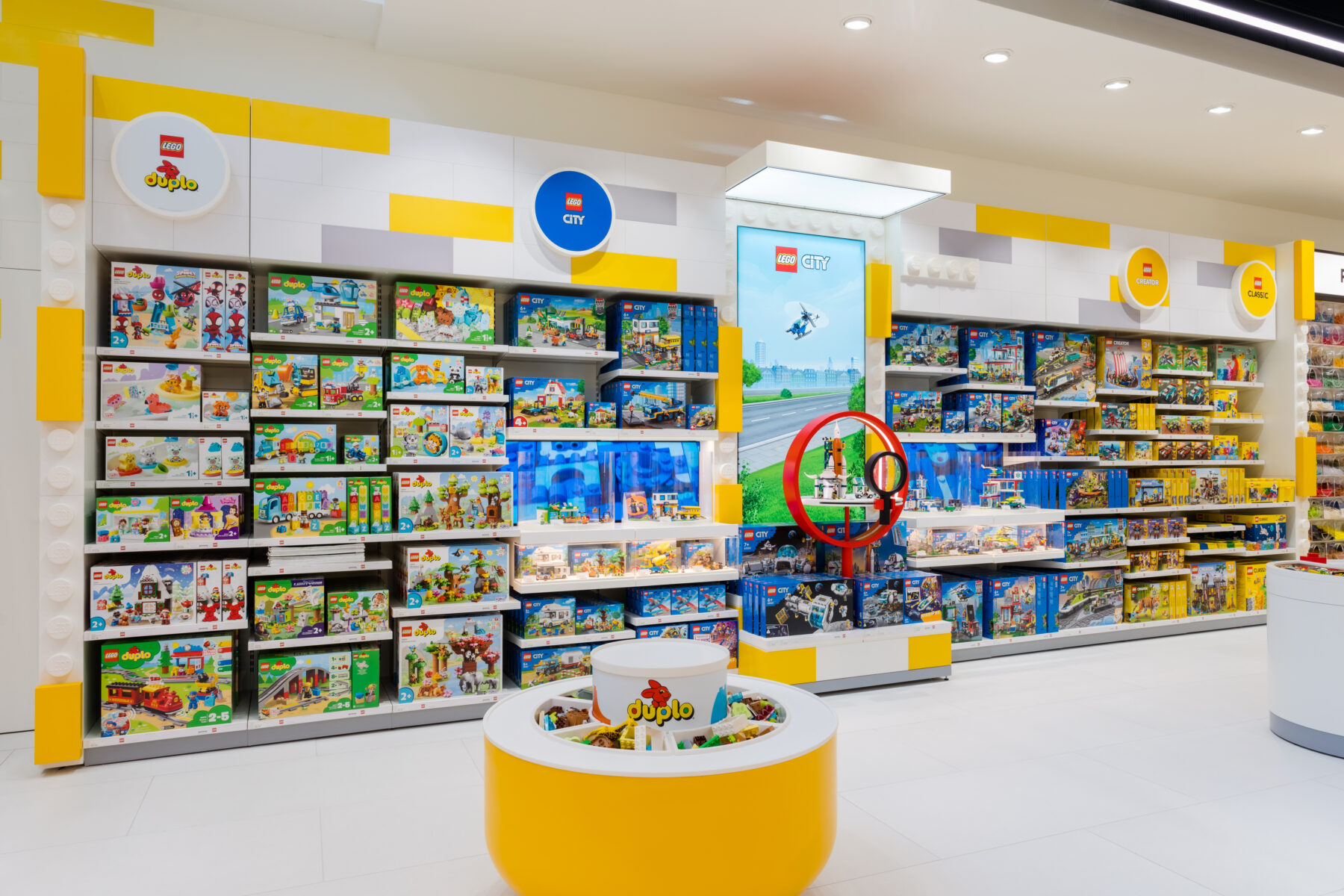 LEGO store in Trintiy Leeds